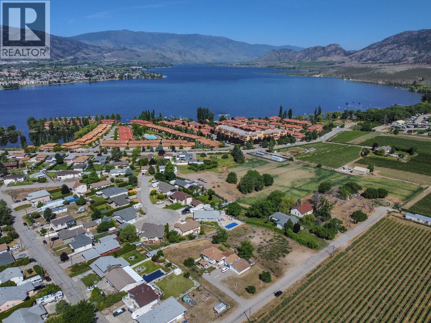 7010 TAMARACK Drive, Osoyoos